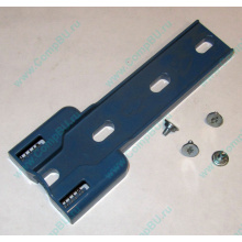 Синий пластмассовый фиксатор-защёлка HP 224981-001 для 5.25" устройств в HP ML370 (Муром)